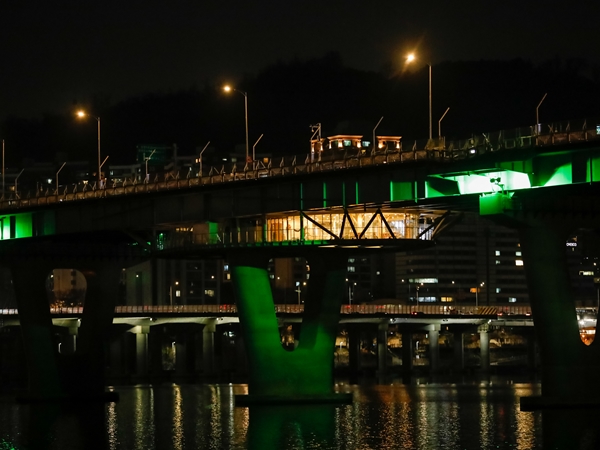 광진교8번가 내부 전망대 전시 공간