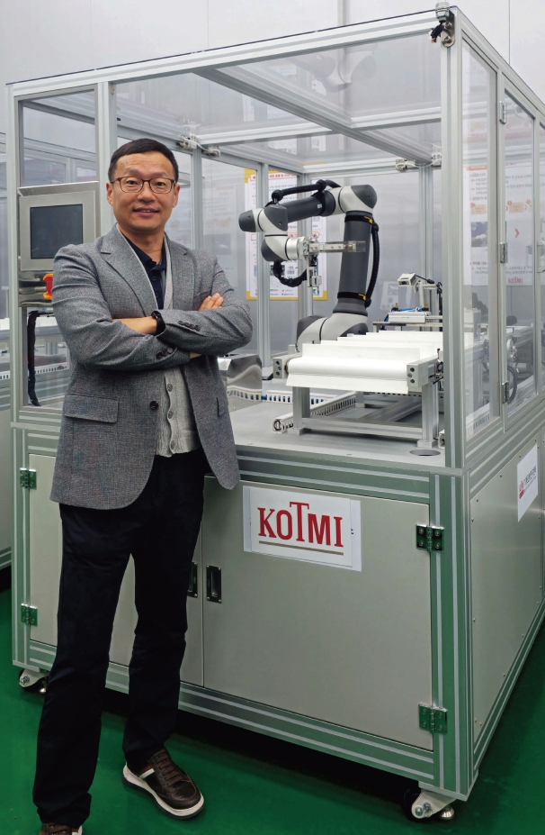 이재용 한국섬유기계융합연구원 로봇자율생산연구본부장 Ⓒ김윤혜 기자 / 사진 박성래 기자