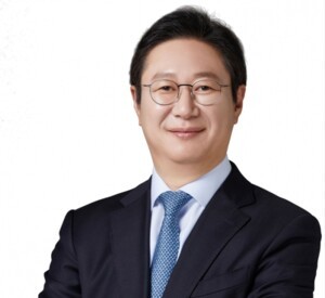 황희 더불어민주당 국회의원·국회 스마트라이프도시포럼 대표의원·전)문화체육관광부 장관-대전환 속도에 발맞춘 정책 실현과 바람직한 가치창출에 앞장서며 내일을 준비하다